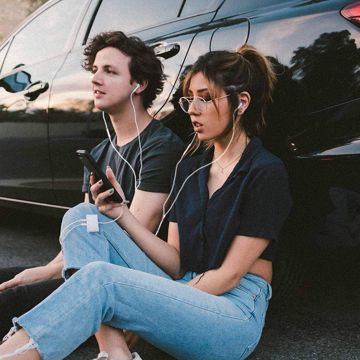 4 in 1 Headphone Splitter, iPhone Headphone Adapter + Dual 3.5mm Headphone Jack Adapter + Charging Port for iPhone 14 13 12 11 X 8 7