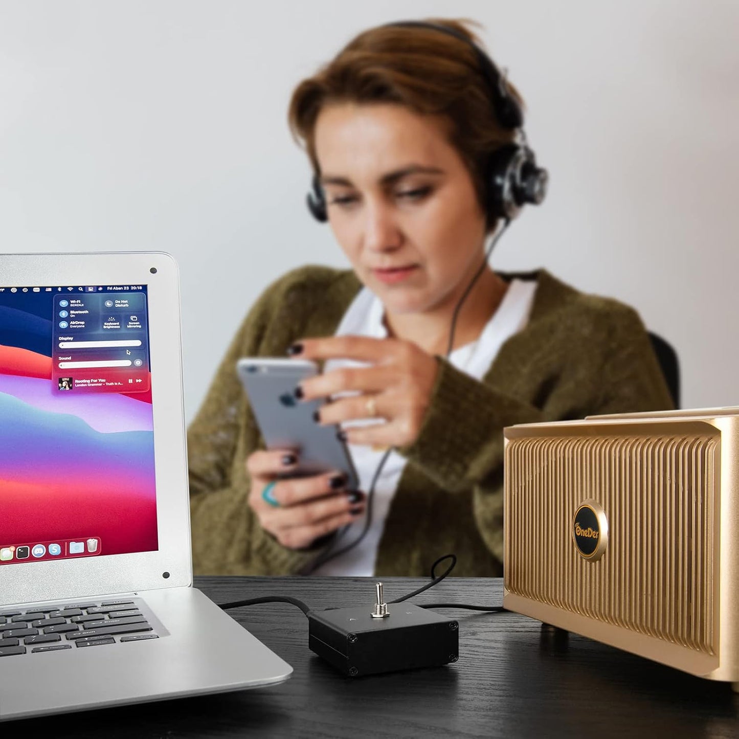 3.5 mm Audio Switcher, 2 Ports Audio Splitter Box (2 in 1 Out / 1 in 2 Out) Mini Headphone Manual Selector Converter with Bonus 47.2 in (120 cm) Cable, No External Power Required