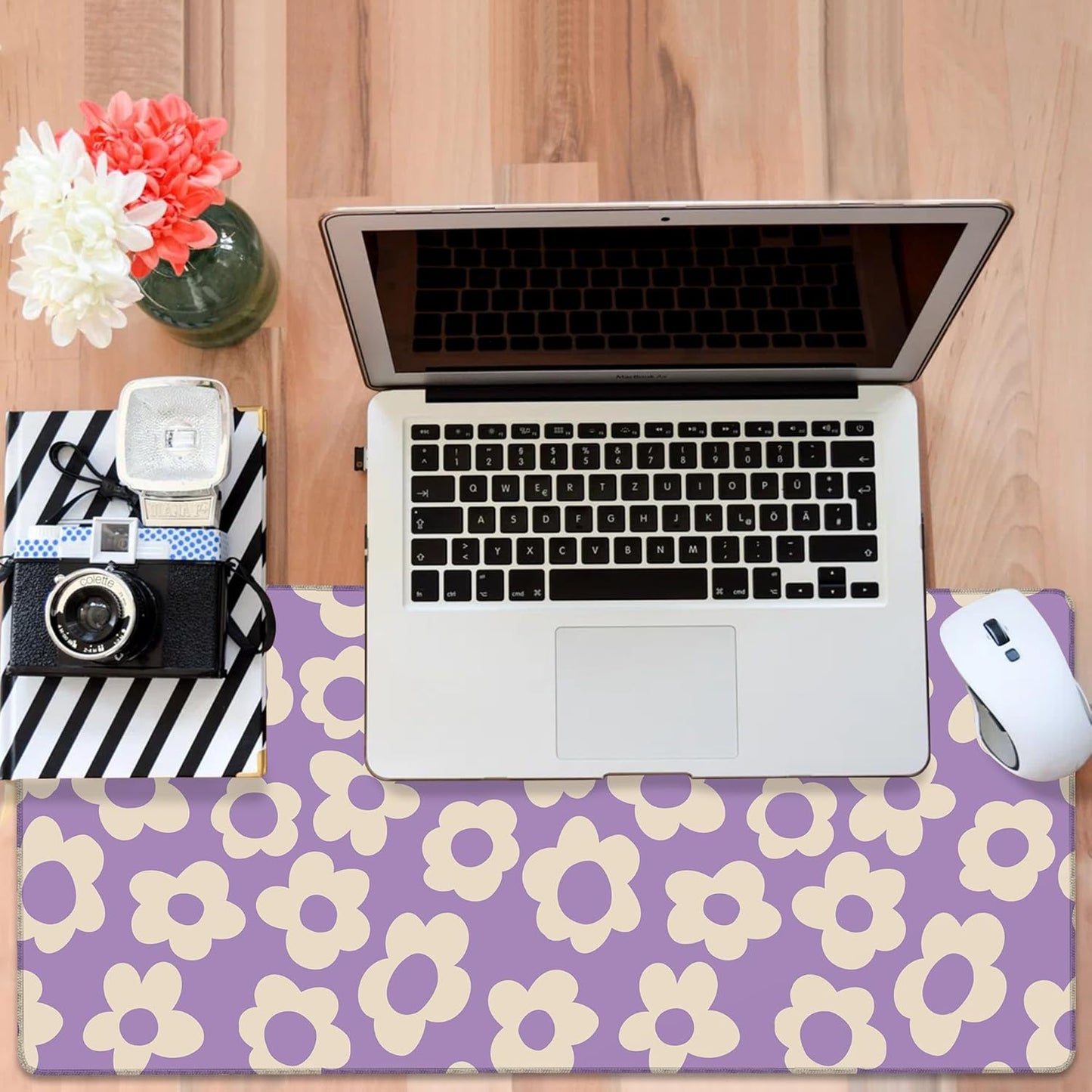 Vintage Groovy Flowers Gaming Mouse Pad 3mm Thick Stitched Edge Waterproof Non-Slip Large Computer Keyboard Mouse Mat,Suitable for Office Entertainment Decorative Desk Pad 35.4 x 15.7 Inches