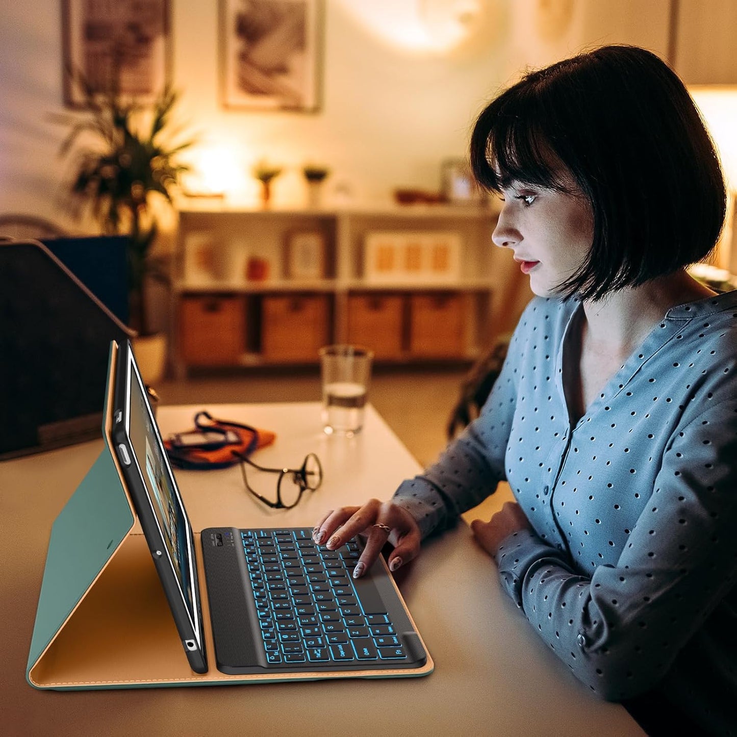 DTTO for iPad 9th/8th/7th Generation 10.2" Case 2021/2020/2019 with Keyboard, 7 Colors Backlit Wireless Detachable Keyboard Premium Leather Folio Cover with Pencil Holder & Pocket, Midnight Green