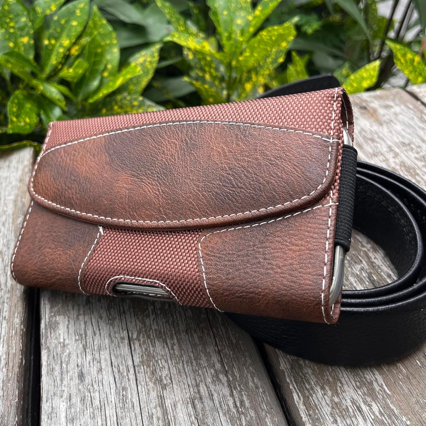 Leather Phone Holster for Men with Belt Clip, Cell Phone Holder for iPhone 17/16/15/14/13/12/Pro Max & Plus,Galaxy S25/24/23 Ultra & Plus,S24 FE,Belt Pouch Case Magnetic Closure (Brown-XL)