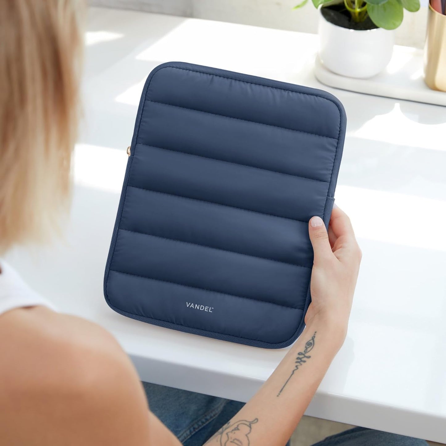 Vandel - The Original Puffy iPad Sleeve 9-11 Inch Tablet Sleeve, Navy i Pad Case for Women and Men, Cute iPad Air Pouch, 9 10 Inch, 11 Inch Bag