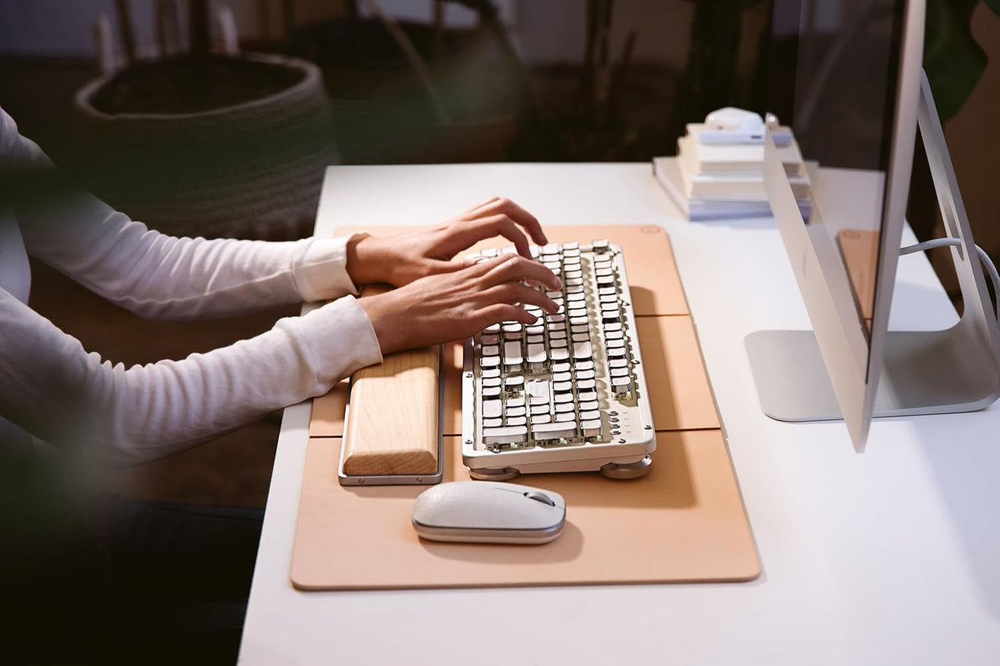 Azio RC Prestige Mechanical Keyboard, Bluetooth 5.0, Hot-Swappable Switches, PC/Mac (Ivory/Brown Switches)