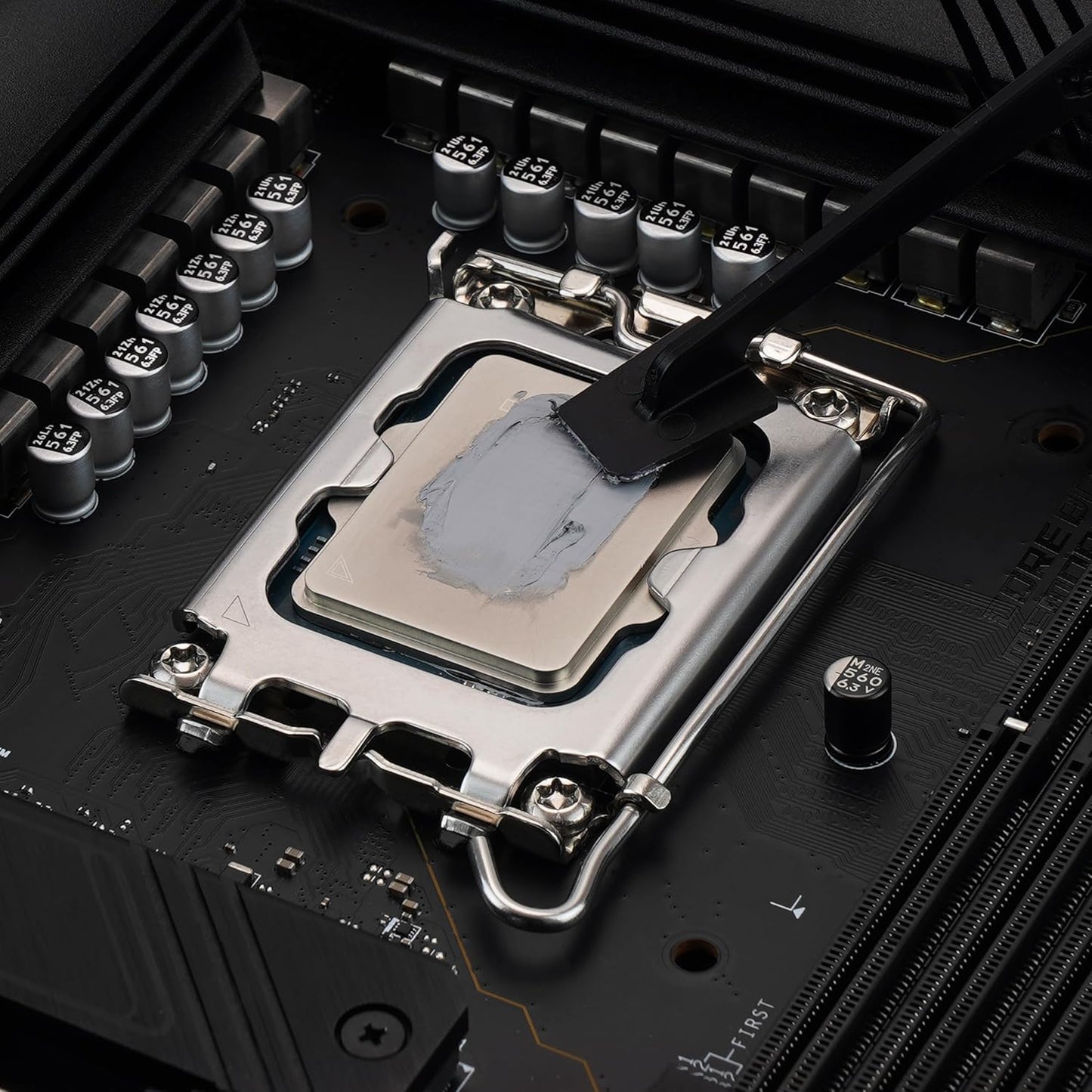 Thermal Grizzly - Duronaut - Enhanced Durability & High Performance Thermal Paste - for Maximum Conductivity While Overclocking CPU/GPU/PS4/PS5/Xbox with 12 Cleaning Wipes 6 Wet & 6 Dry (2g + Wipes)