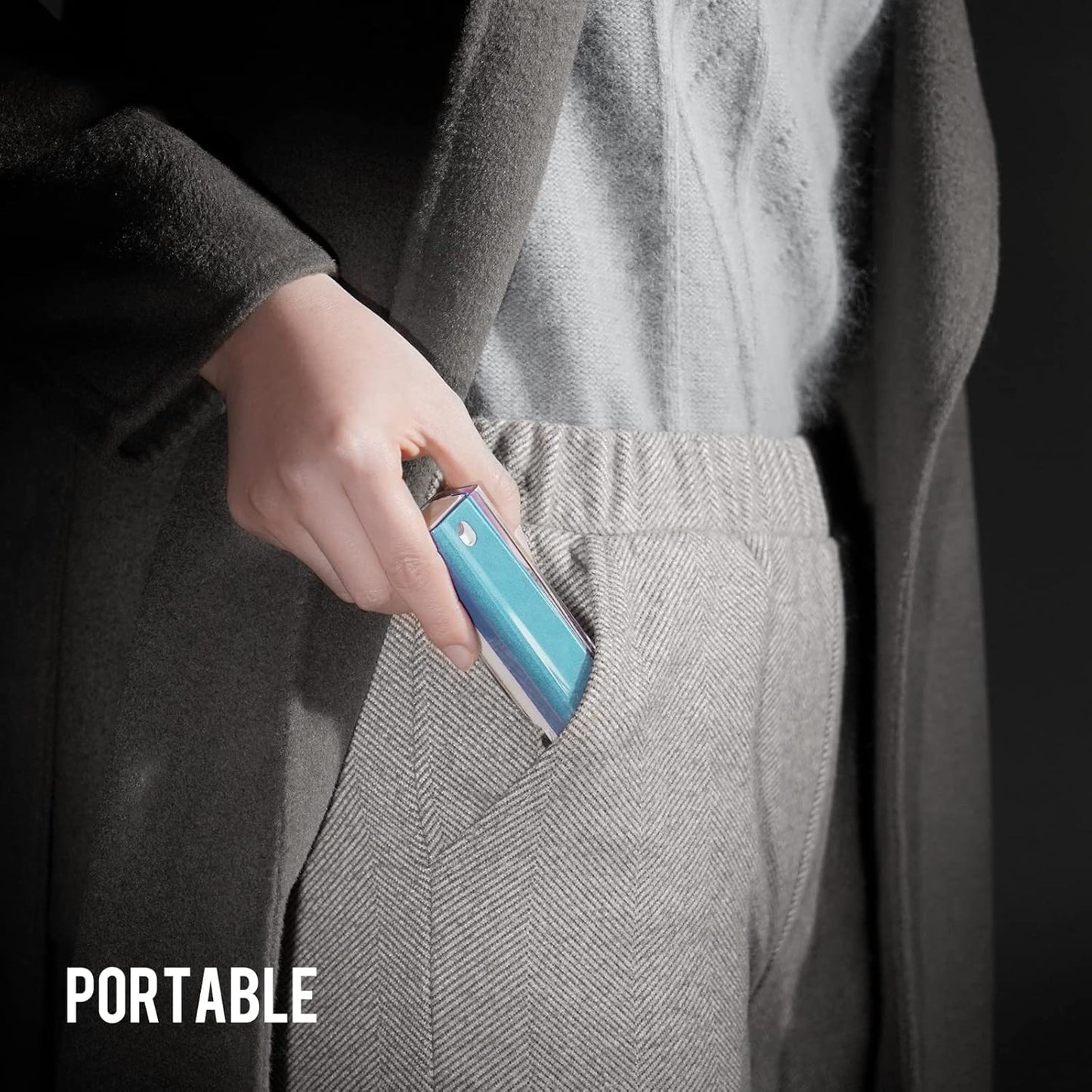 CLICK CLEAN Screen Cleaner, Fingerprint Proof Screen Cleaner Spray, All-in-One Cleaner with Microfiber and Shell for All Phones, Laptop and Tablet Screens (Blue)