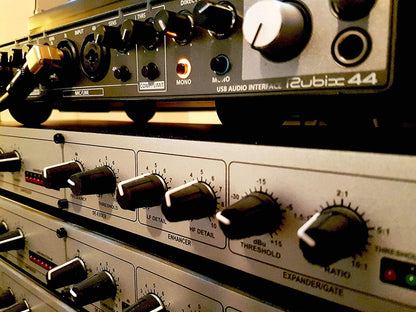 Silicone Speaker Isolation Feet (8-Pack, 1.25") – Non-Skid Adhesive Pads for Turntable, Subwoofer & Audio Equipment – Vibration Dampening, 20 Duro Rubber