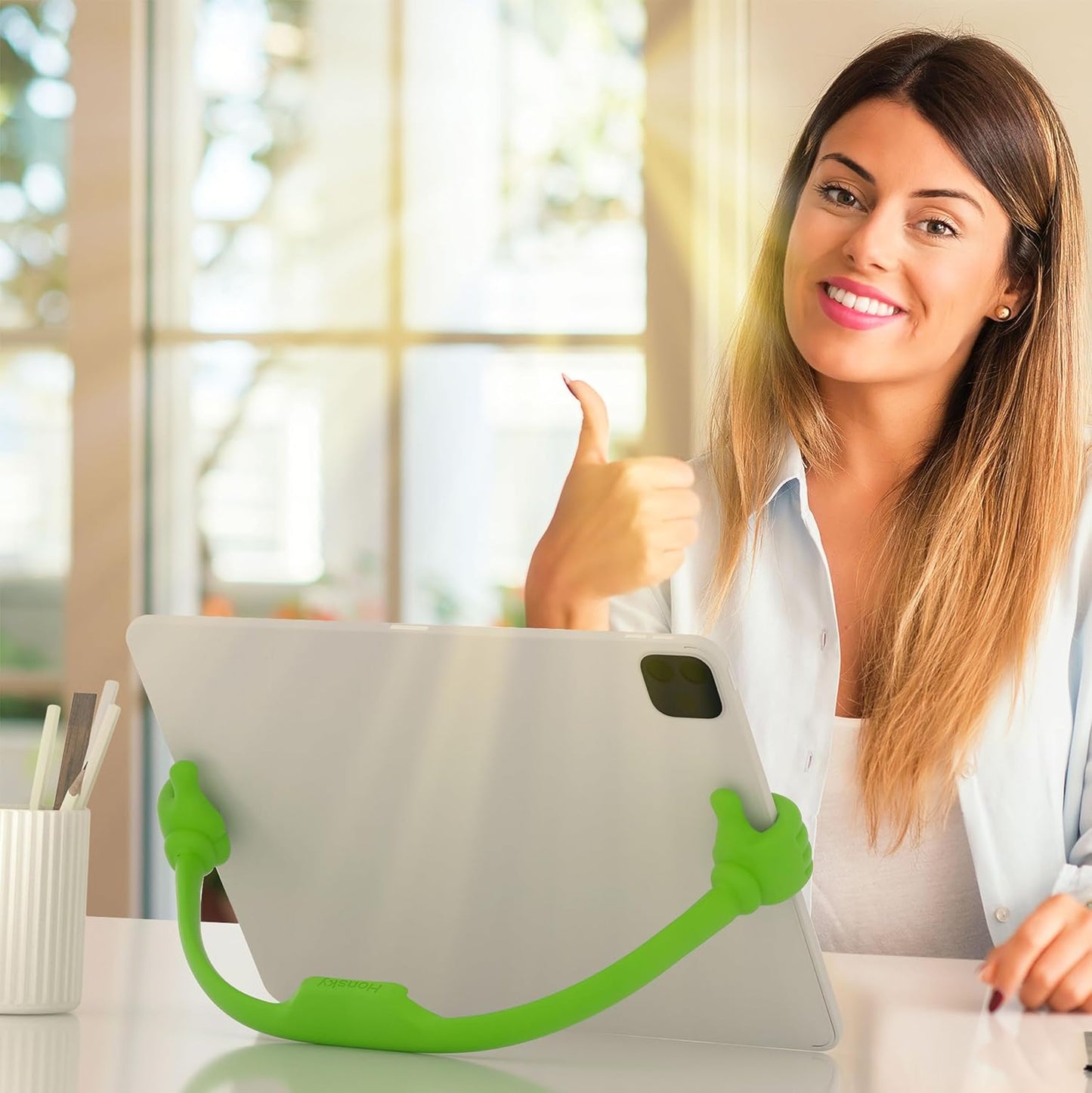 Honsky Thumbs Up 2 Pack Tablet Stands, Compatible with iPad, Samsung Galaxy, iPhone Pro Max, Universal Cute, 2 Pack of Green